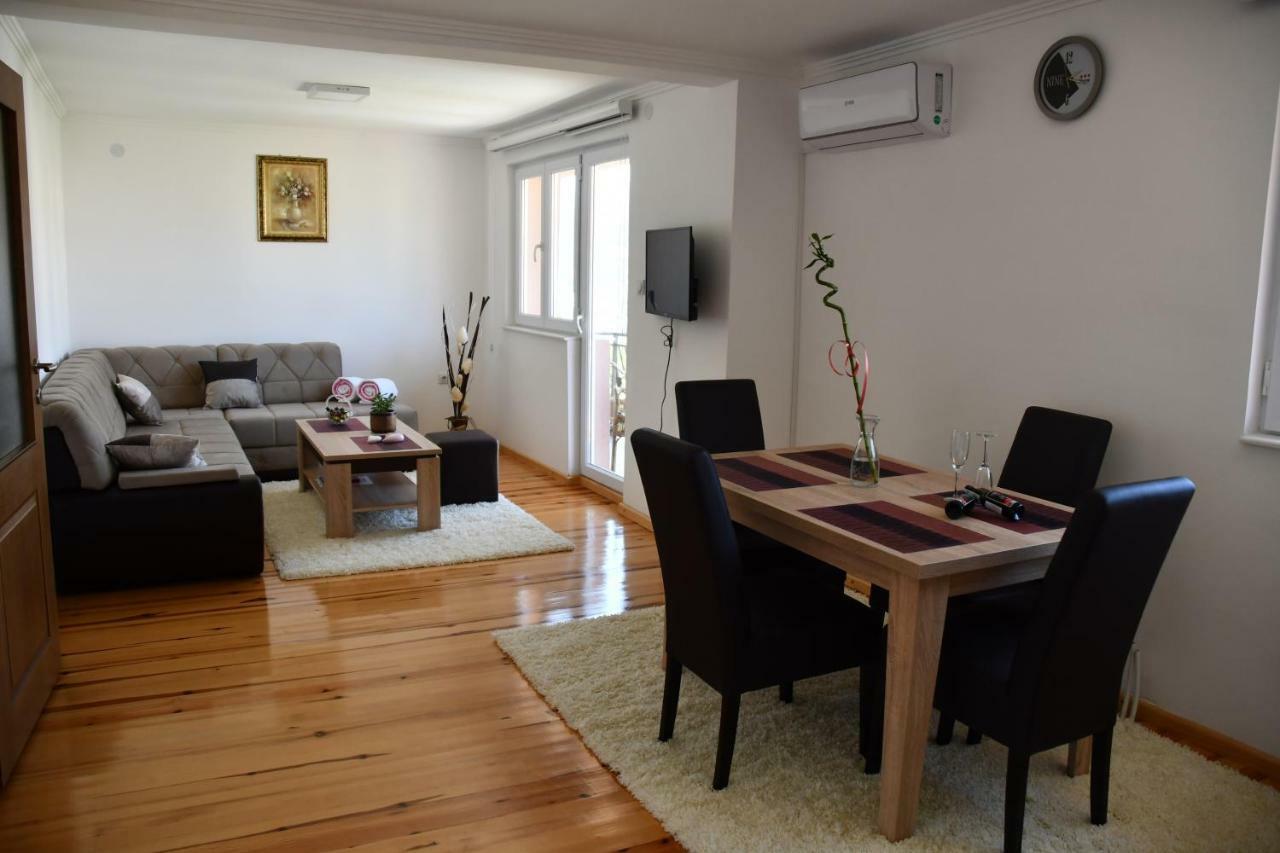 Apartman Vesna Apartment วิเชกราด ภายนอก รูปภาพ